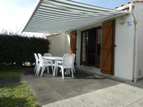 Maison de Vacances avec Piscine, Plage à 1 km, Wifi, 5 pers – Notre-Dame-de-Monts - FR-1-540-289